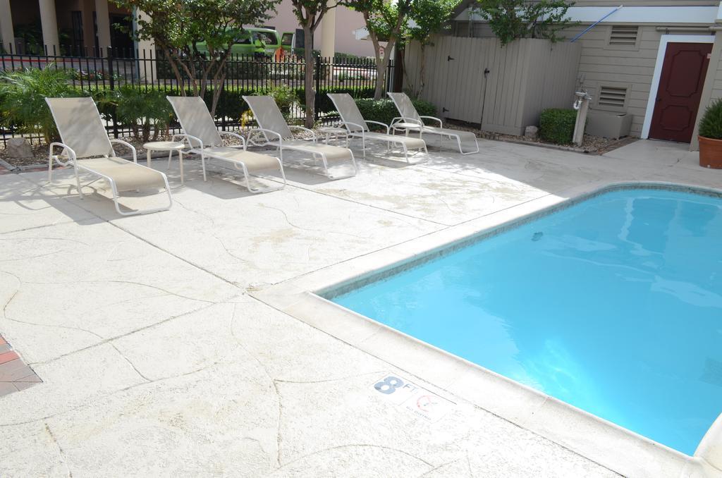 Aparthotel Moody Manor Houston Exterior foto